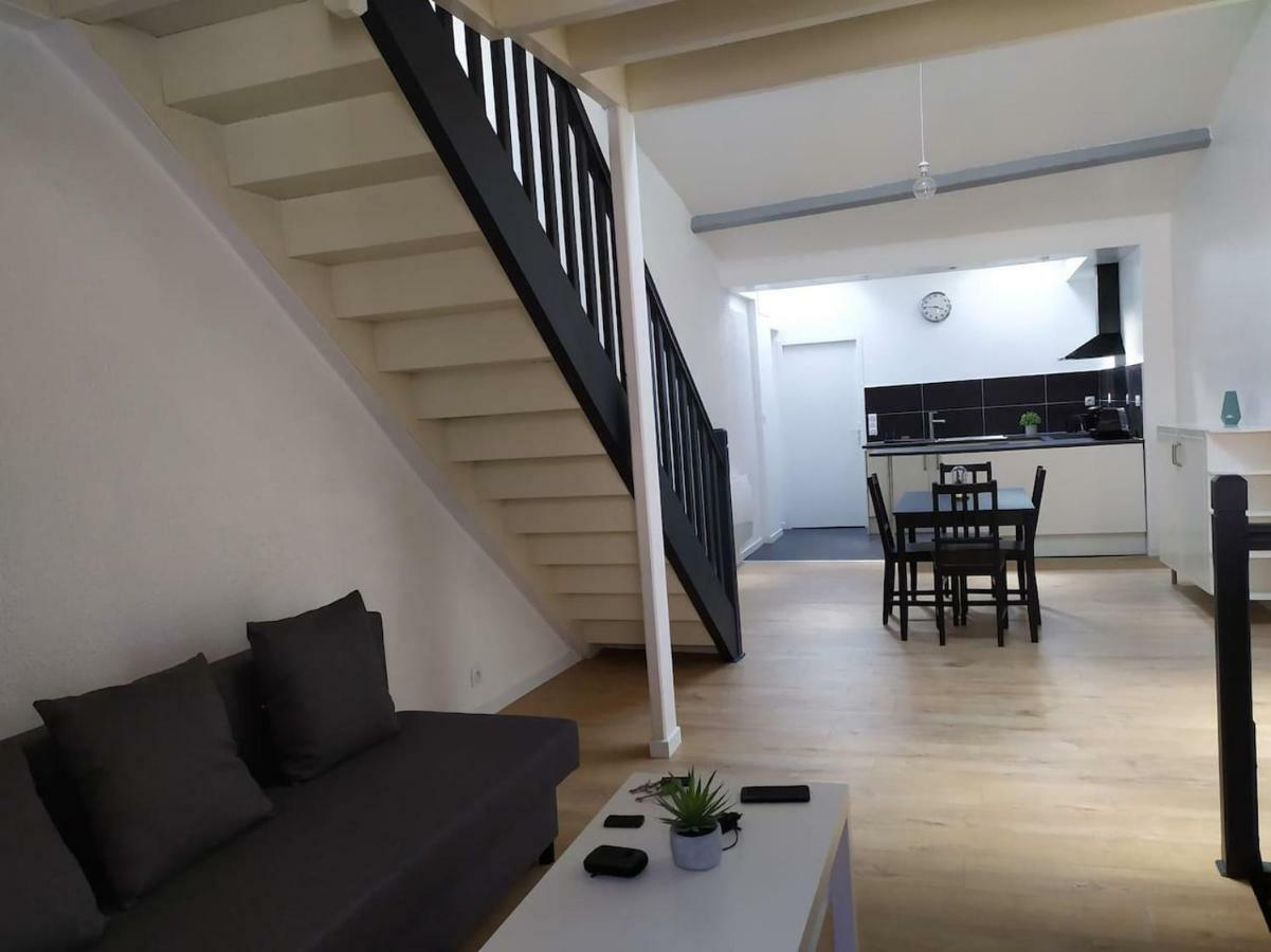 Duplex Plein Centre Ville 10B Malestroit Exterior photo